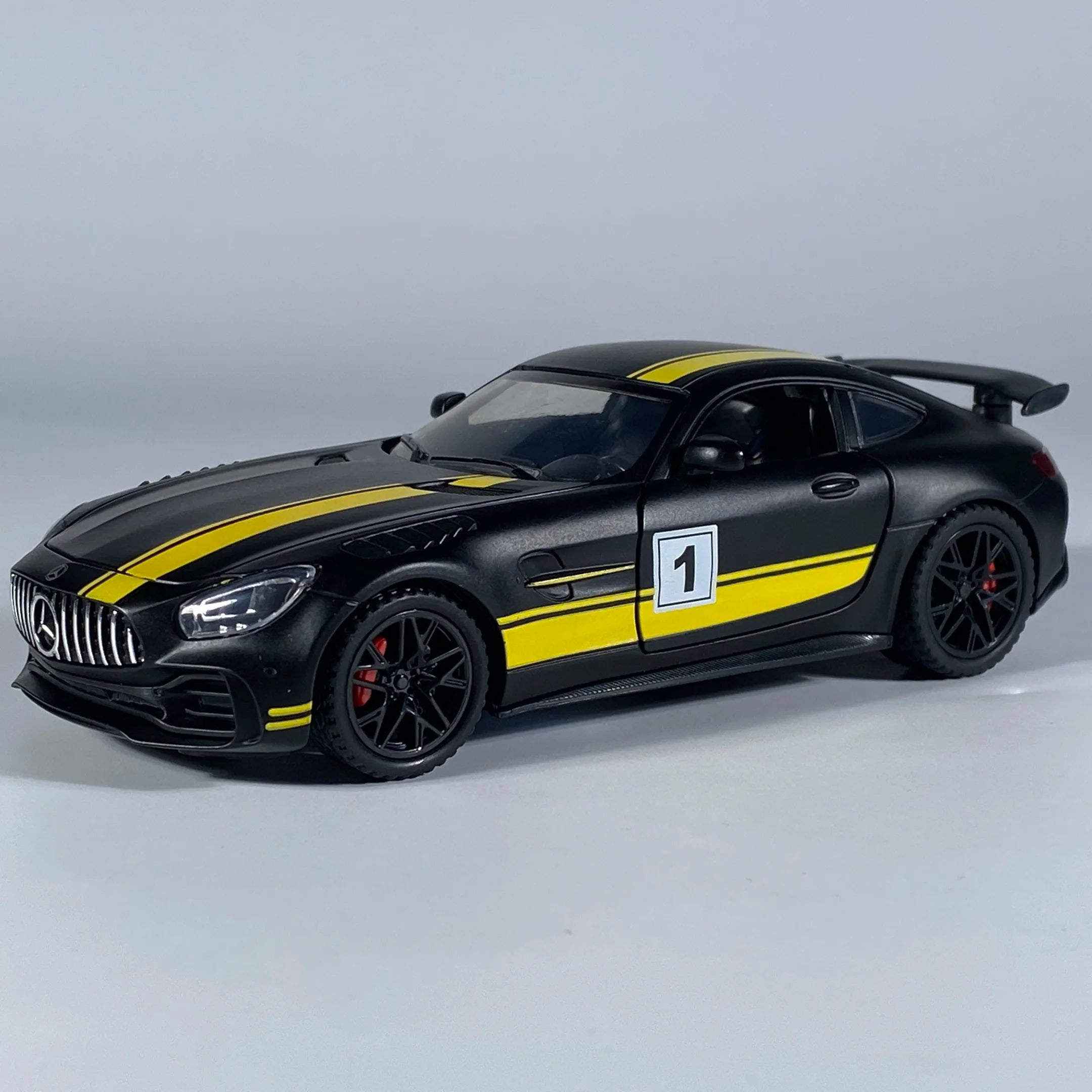 1:32 Benz AMG GT Super Sports Car Alloy Diecast Model Car with Sound Light Pull Back Children'S Toy Car Decoration Hobby Collect