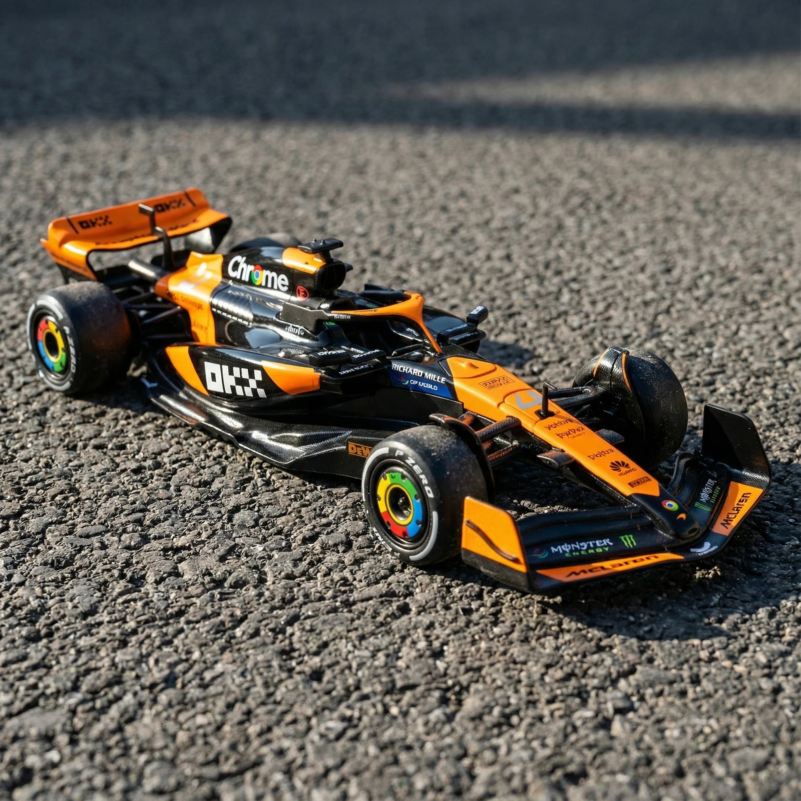  Mclaren F1 MCL38 2024 1:18