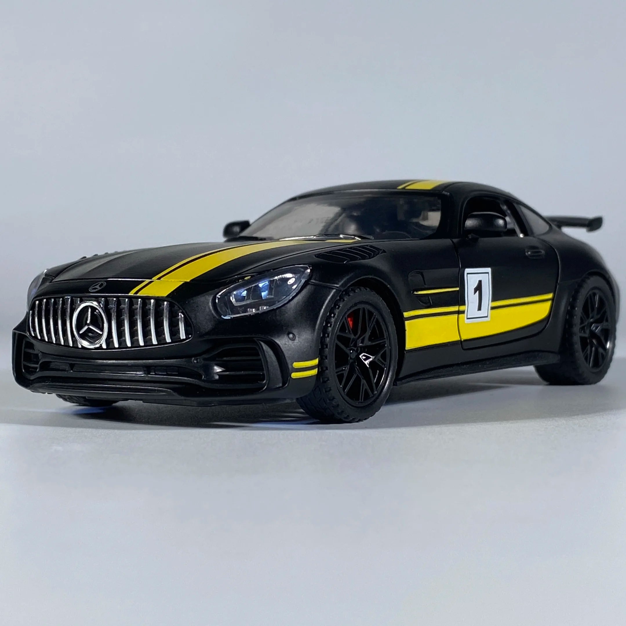 1:32 Benz AMG GT Super Sports Car Alloy Diecast Model Car with Sound Light Pull Back Children'S Toy Car Decoration Hobby Collect