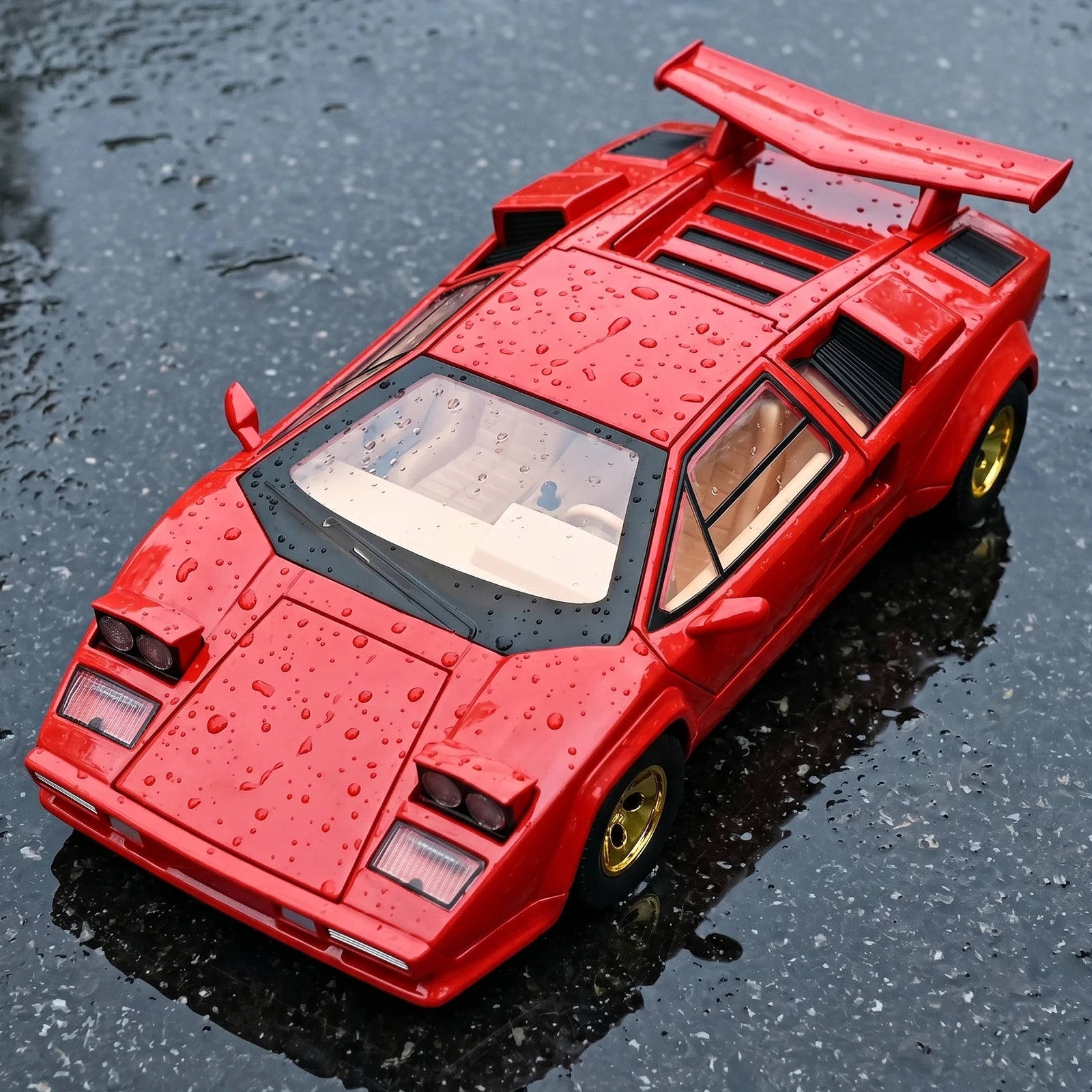 1:24 Lamborghini Countach Spray 