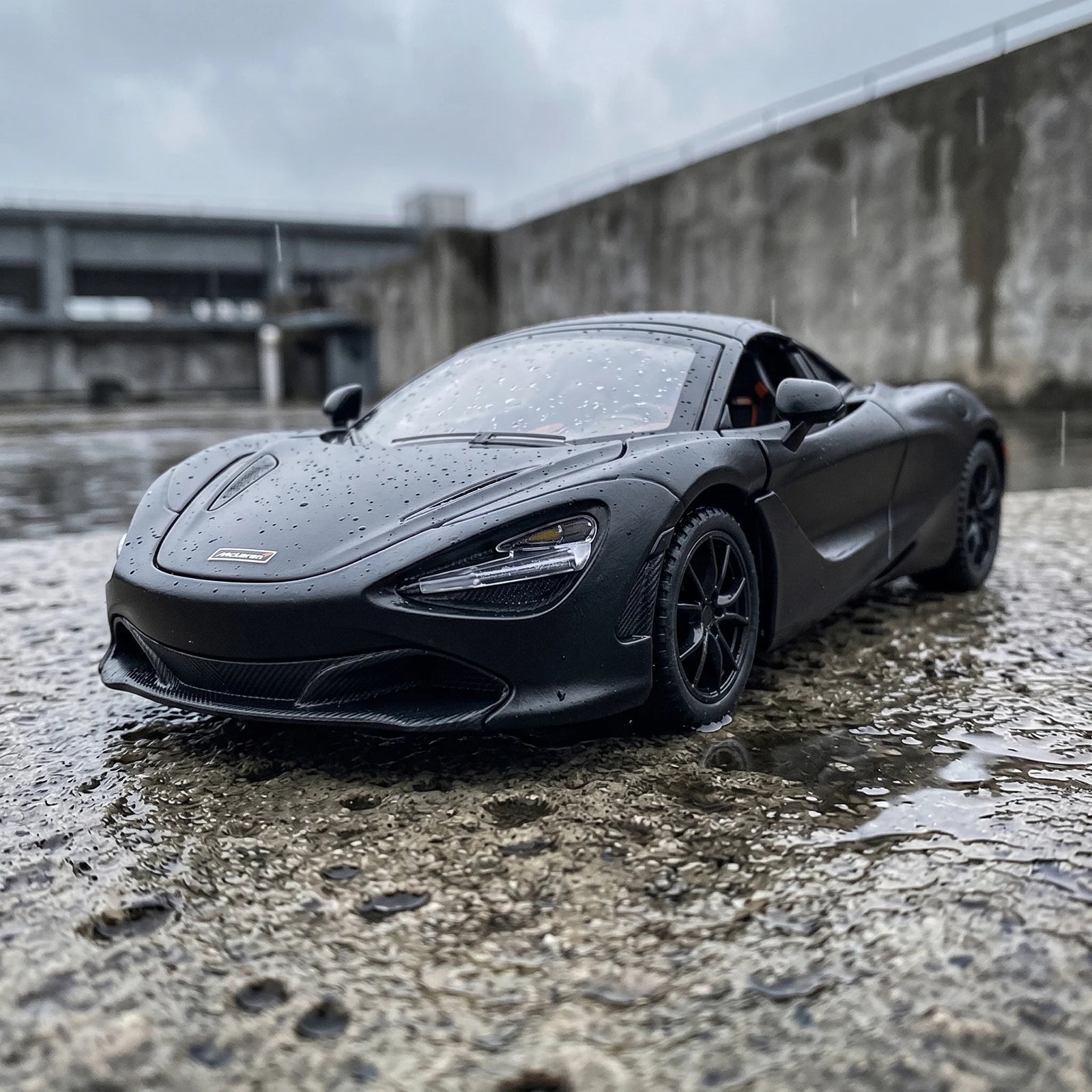 1:32 Mclaren 720S Spider Mid Engine Supercar Alloy Diecast Model Car Sound & Light Collectibles Ornaments Hobby Gift for Friend