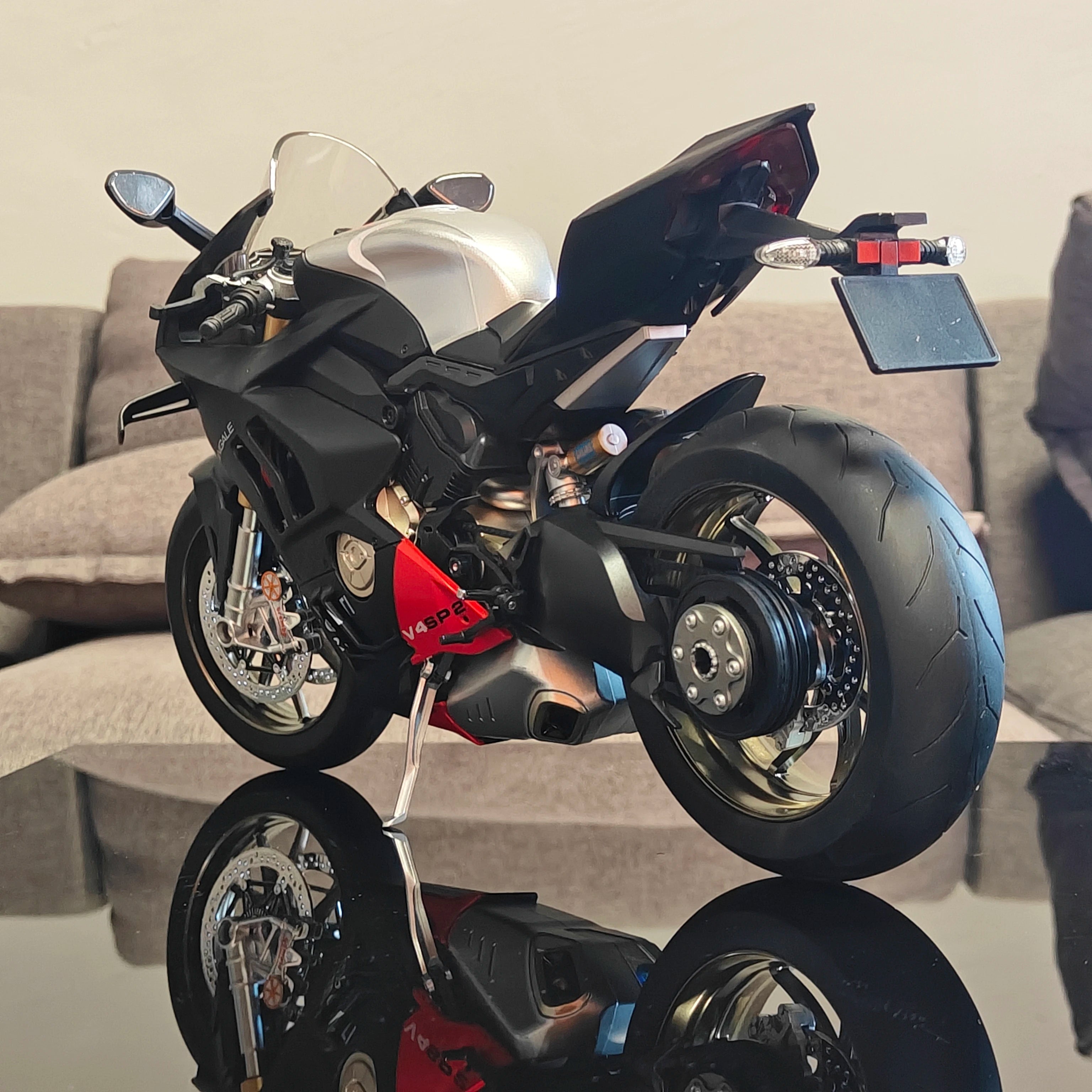 Ducati V4S Spray 1/6