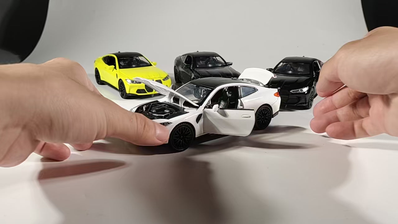 BMW M4 Coupe 1:32